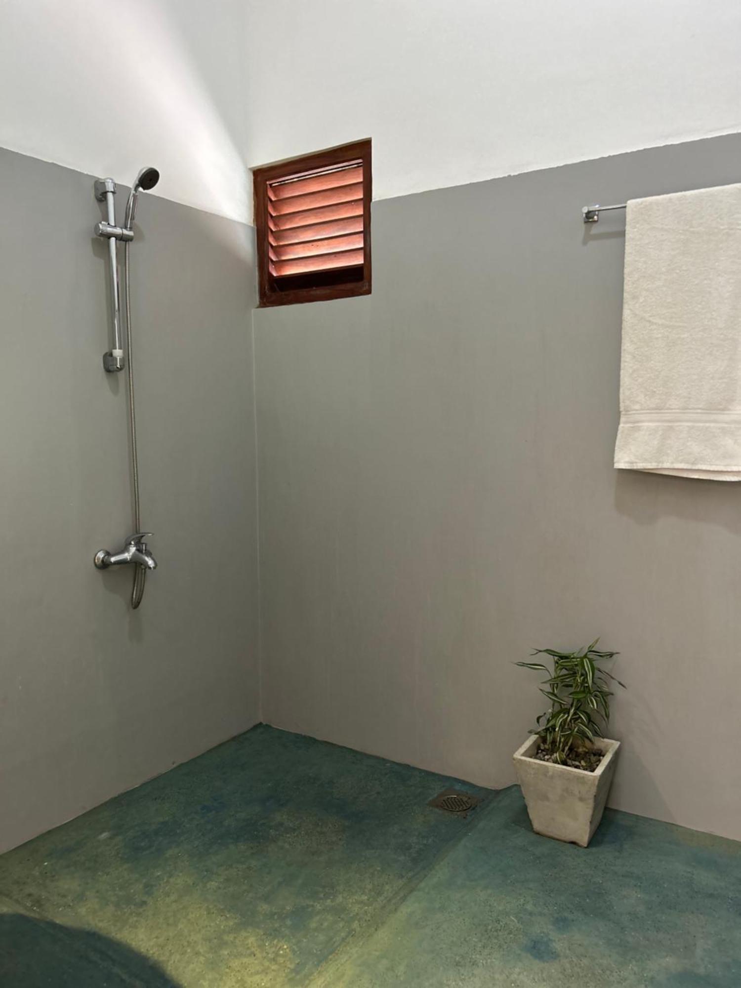 Hotel One Bhakthi à Ahangama Extérieur photo