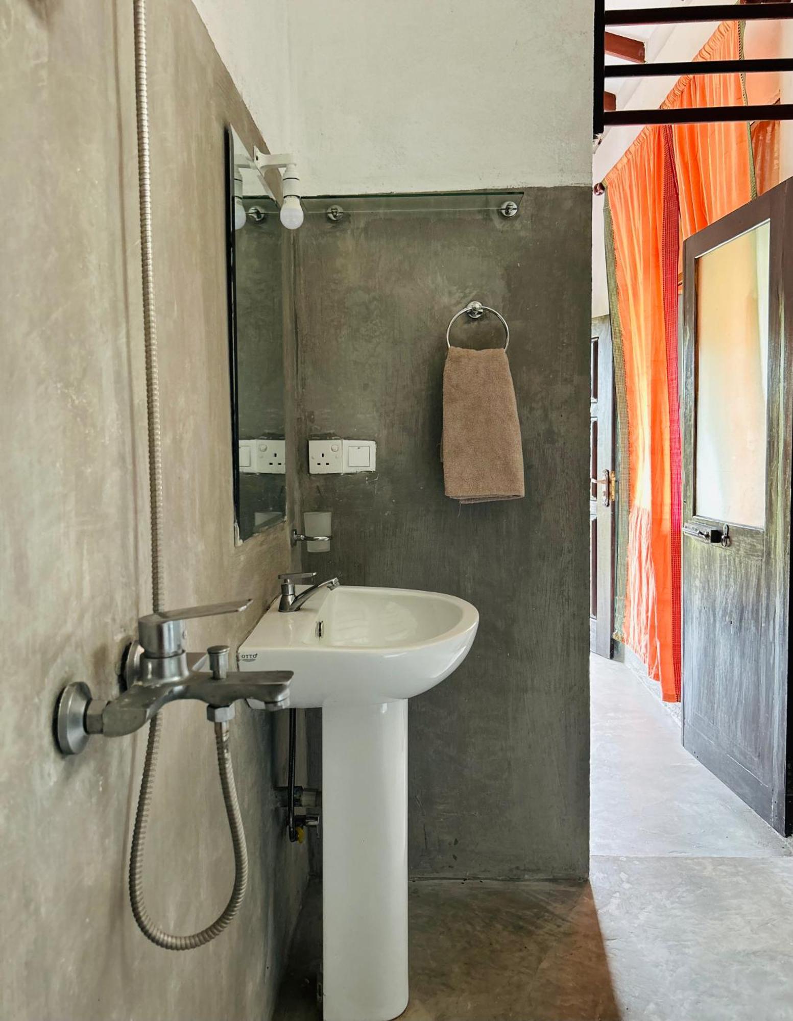 Hotel One Bhakthi à Ahangama Extérieur photo